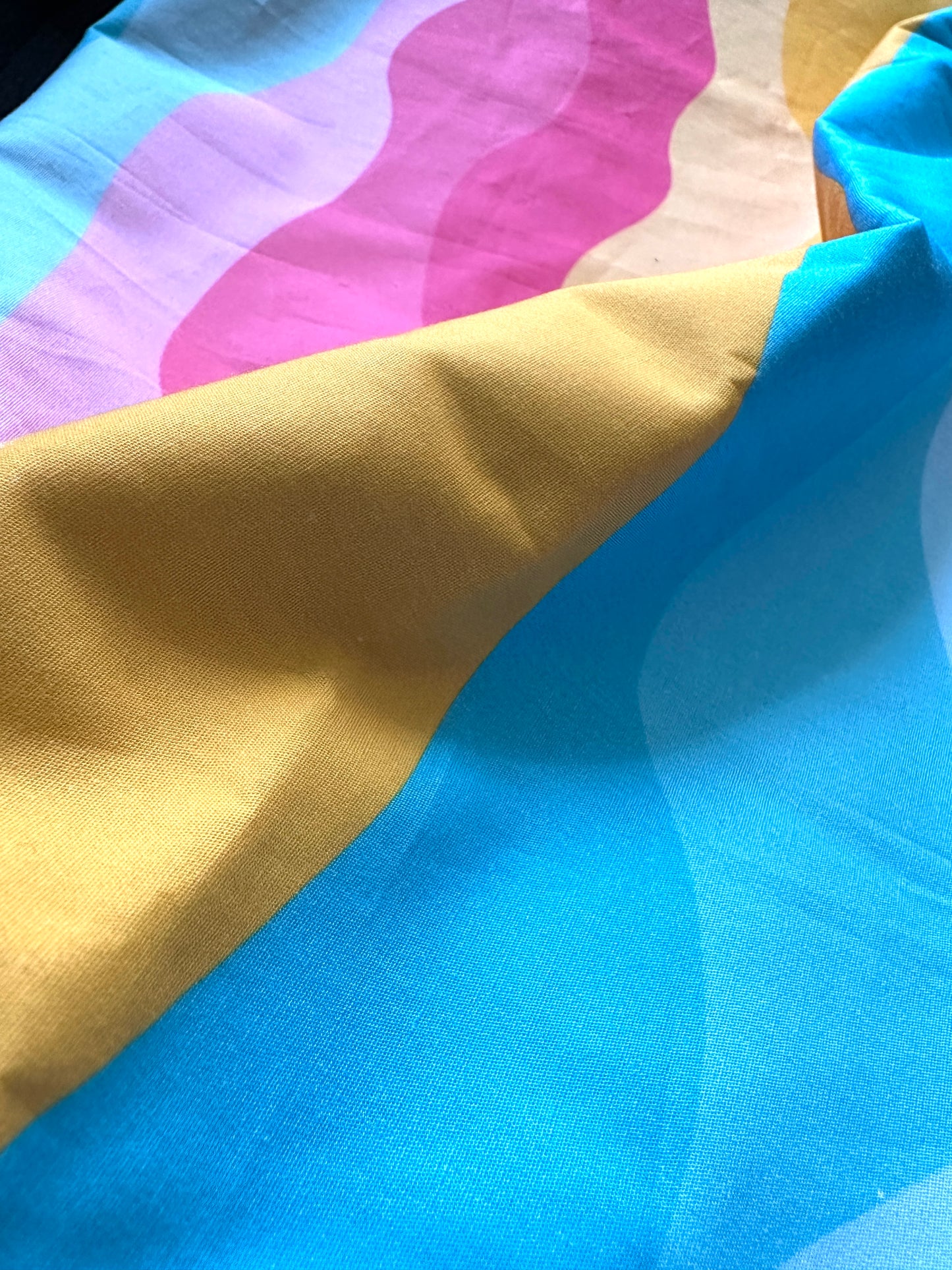 Cotton Poplin Fabric: Signature Color Waves - 0,5 m