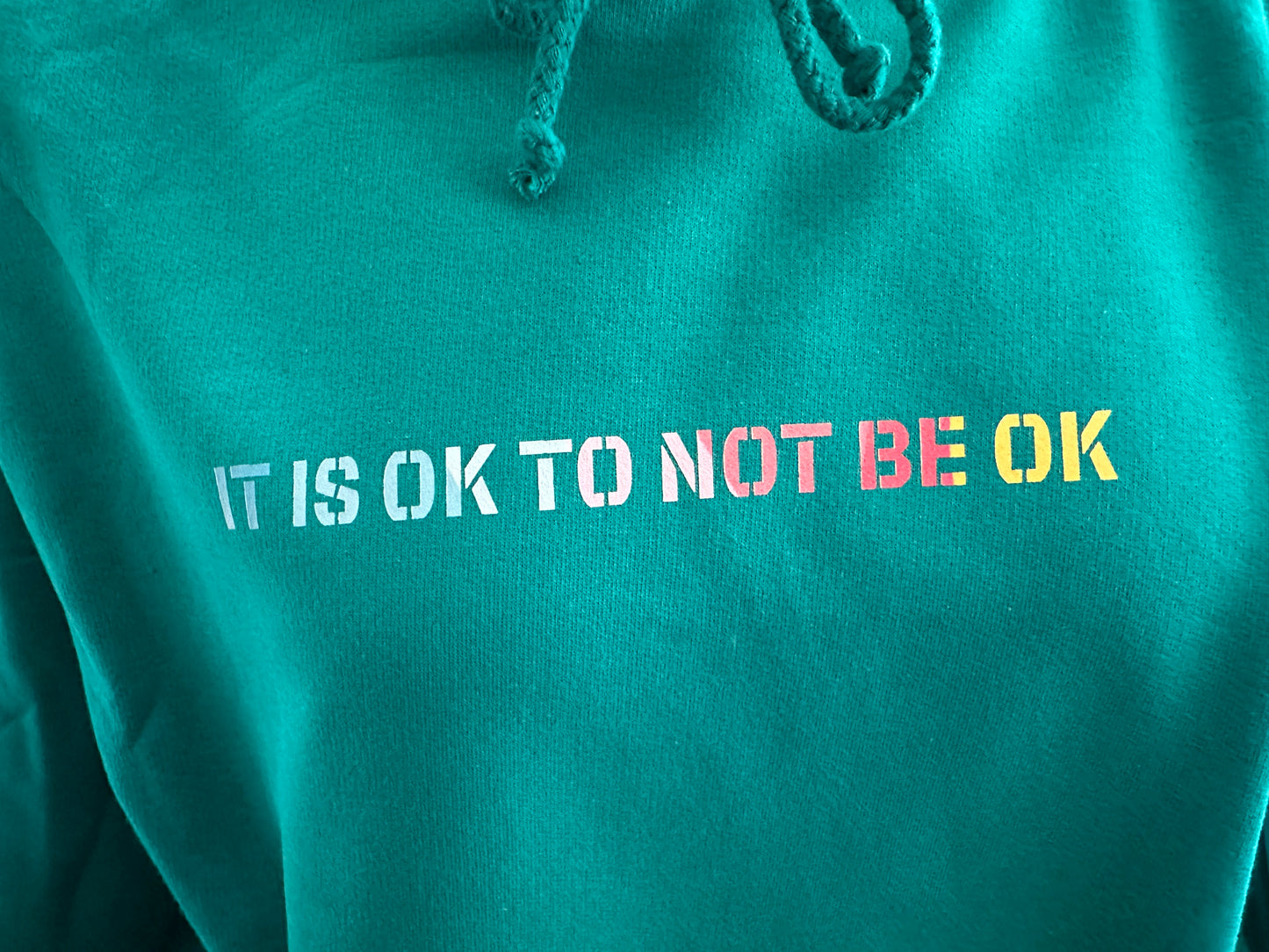 2. sort Hettegenser str M: IT IS OK TO NOT BE OK