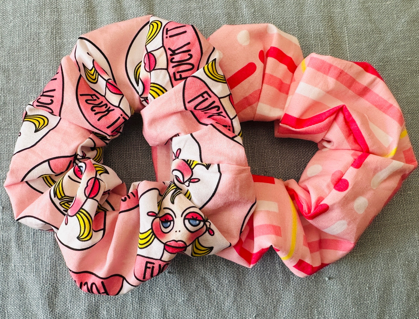 THOSE DAYS - F**K IT venninnegave - 2pk scrunchies m/kort