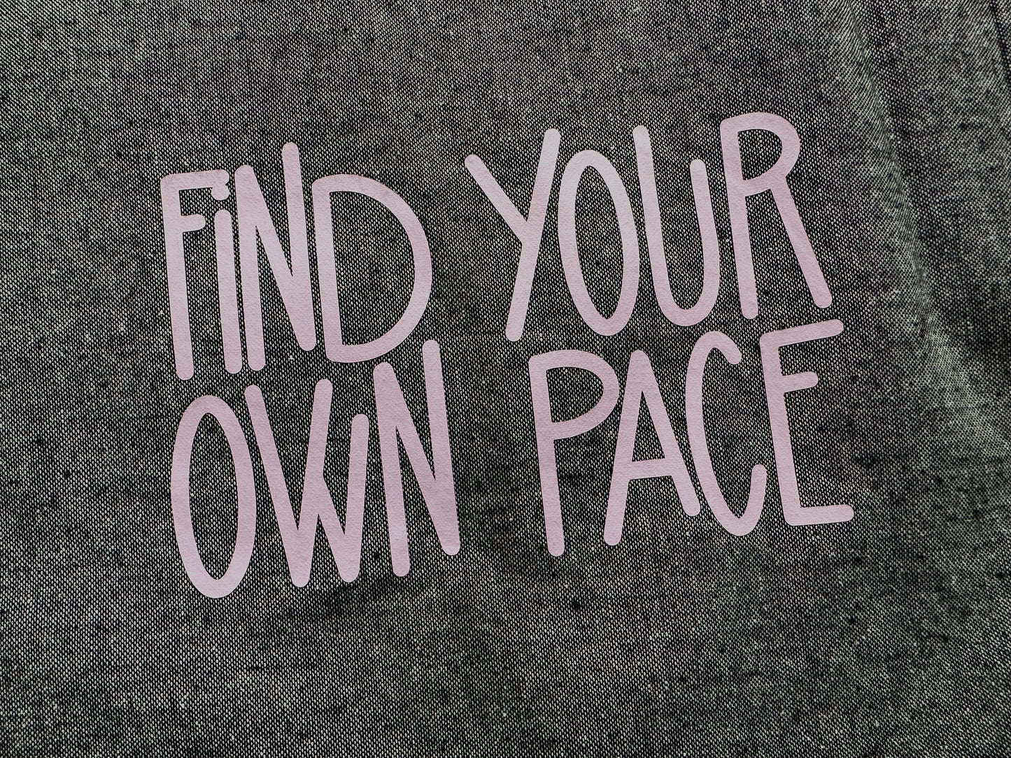 Totebag 35x25 cm - tekst: FIND YOUR OWN PACE