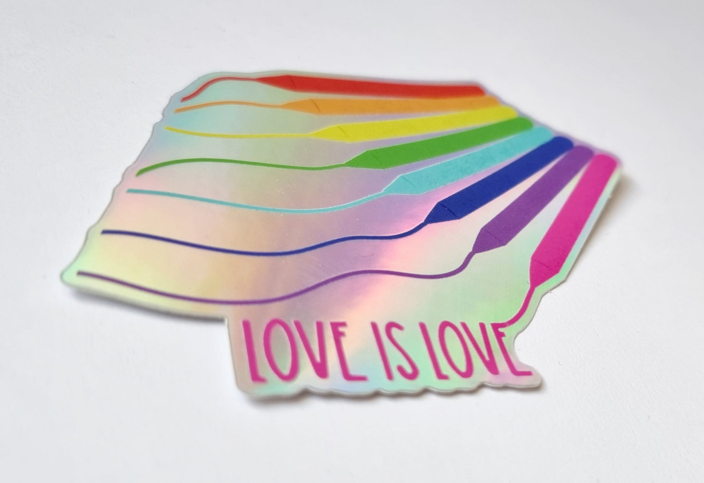 Holografisk klistermerke LOVE IS LOVE